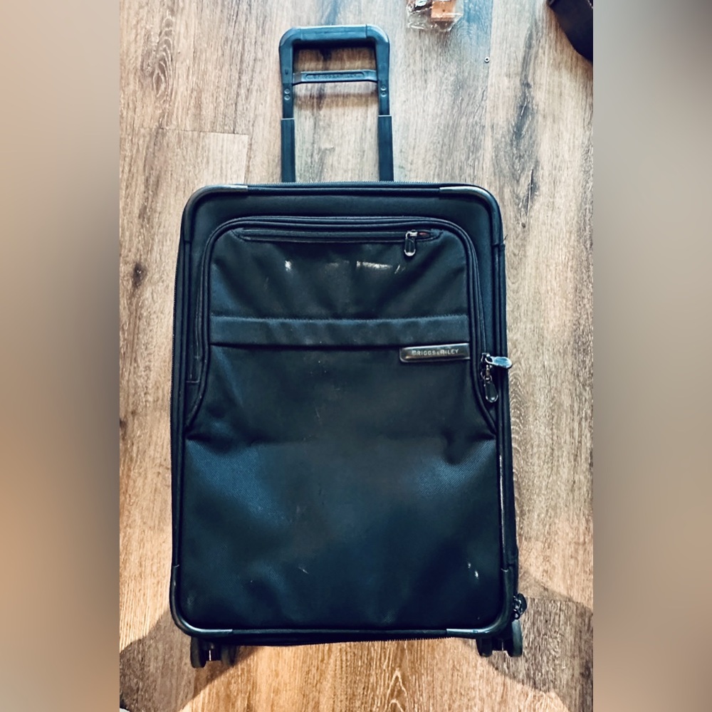 Briggs & Riley Baseline GLOBAL 21" CARRY-ON EXPANDABLE SPINNER